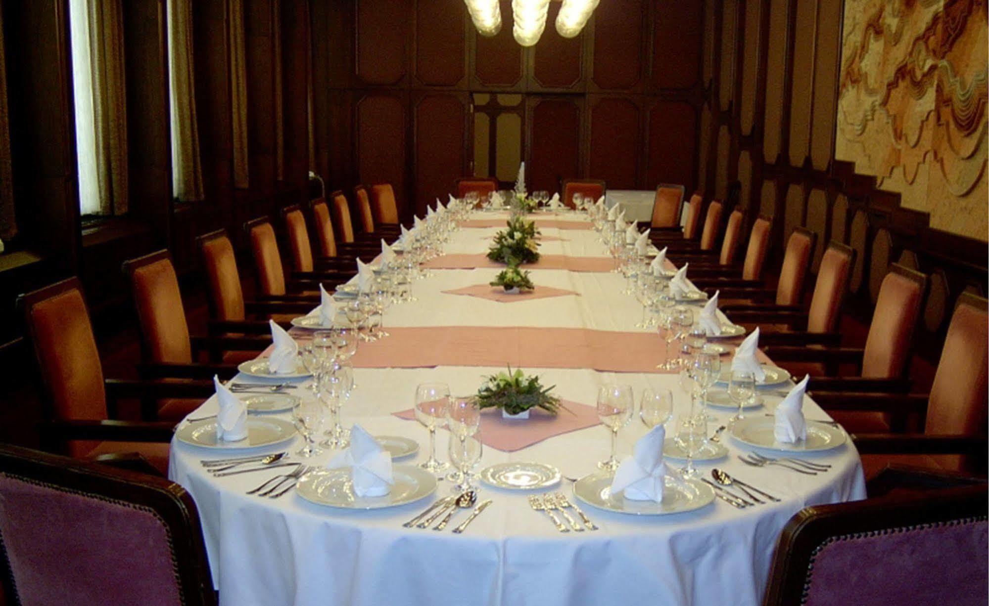 Hotel Konferencia Győr Extérieur photo