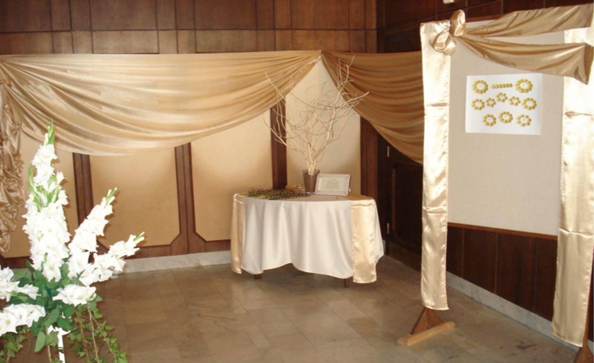 Hotel Konferencia Győr Extérieur photo